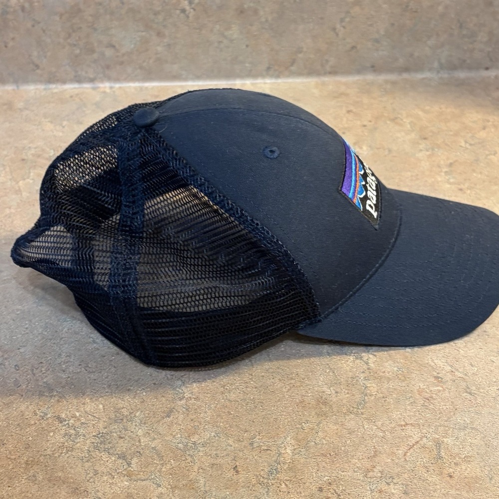 Patagonia P-6 Logo Trucker Hat Black Womens One Size Mesh Fitz Roy Baseball Cap - Picture 4 of 7
